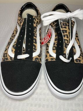 Custom VANS- Leopard Print Women's Skate Sneakers with Black Accent- 10.5W NWT